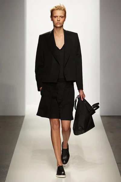 Look 3